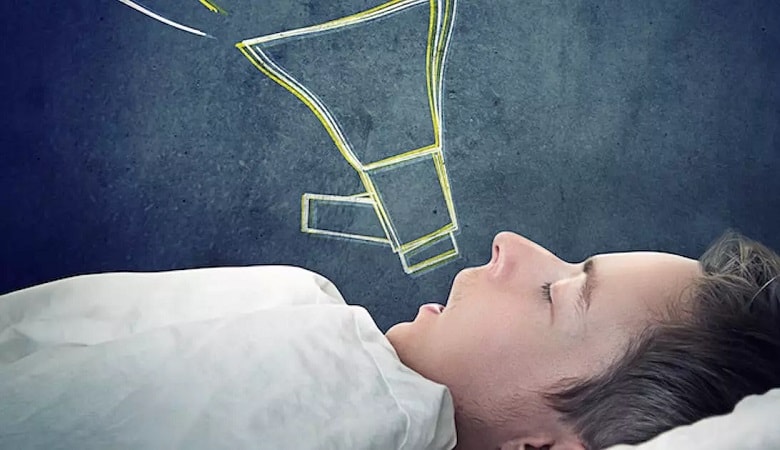 شما هم در خواب حرف میزنید؟ بررسی علت و درمان آن