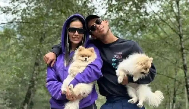 ویدیو/ ابر دسته گل طلایی و غافلگیر کننده همسر مهدی قائدی