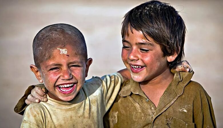 فاجعه ای غم انگیز، این زن 4 بچه کوچکش را فروخت/ عکس