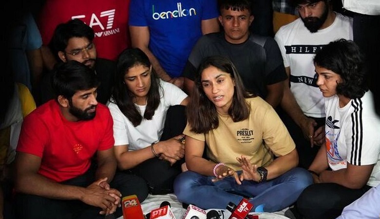 ماجرای شرم آور تجاوز رئیس فدراسیون به خانم های ورزشکار!