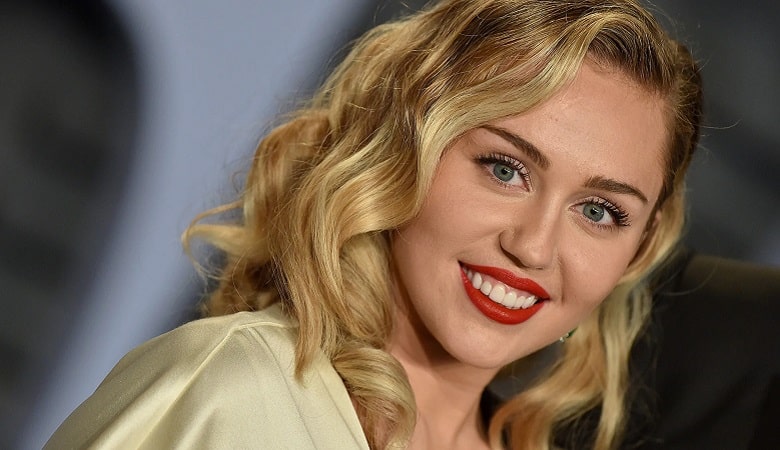 تصاویر/ سلبریتی‌هایی که بدون میکاپ زیبا نیستند!