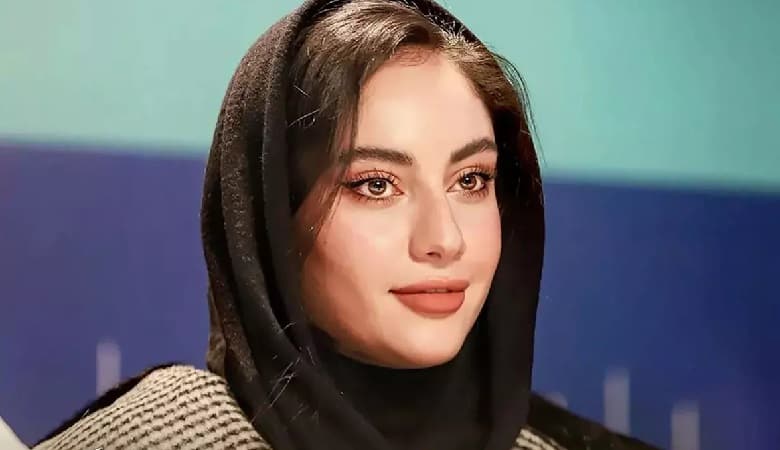 عکس/ تلفیق شنل و کت شلوار در تیپ جدید ترلان پروانه!