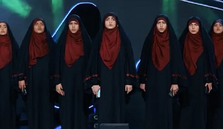 ویدئو/ واکنش ها به حرکات موزون دختران چادری در صداوسیما!