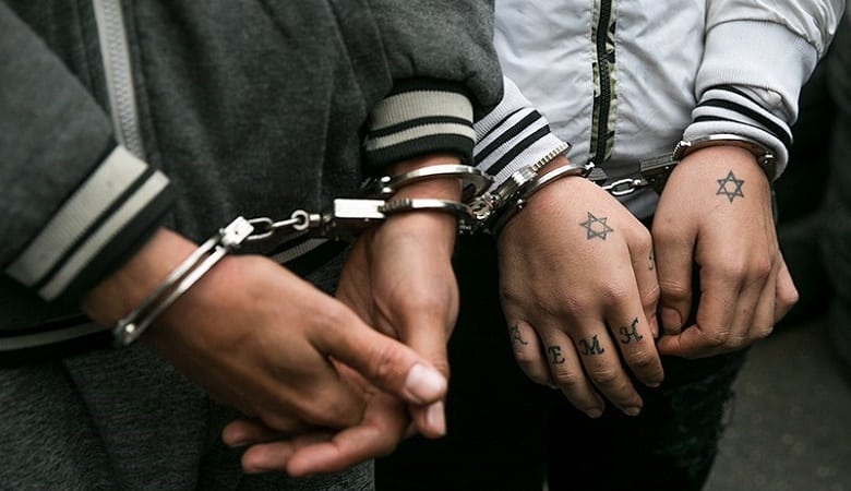 وقتی پلیس رسید او در حال خیانت بود…