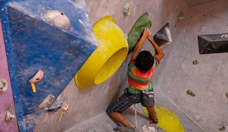 ماجرای بی احترامی عضو تیم ملی به پرچم ایران!