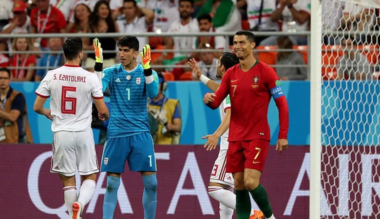 ویدئو/ کریستیانو رونالدو به علیرضا بیرانوند یک هدیه ویژه داد!