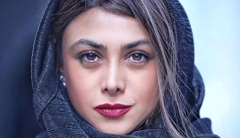 پوشش متفاوت “آزاده صمدی” بعد از دادگاهی شدن+عکس