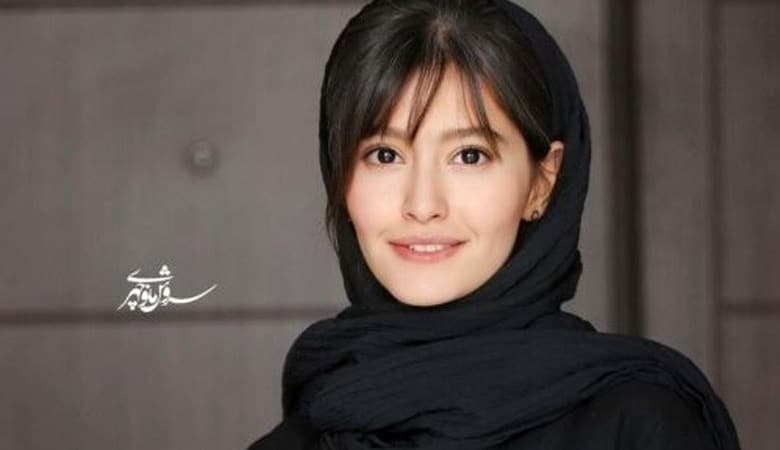 عکس/ پردیس احمدیه با این لباس ورزش میکند!