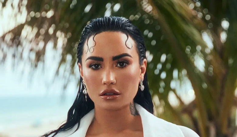 خانم خواننده مشهور پس از مصرف زیاد مواد دچار آسیب مغزی شد!