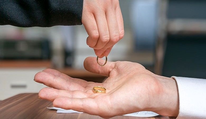 ازدواجی شرم آور، این 5 مرد یک زن مشترک گرفتند/عکس