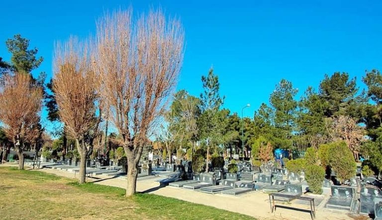 سحر و جادویی عجیب در وسط قبرستان یزد پیدا شد/ عکس