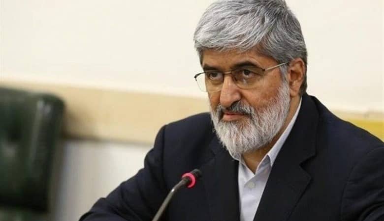 ویدئو/ ابراز ناراحتی عجیب سگ وفادار رضا داوودنژاد بر سر مزارش