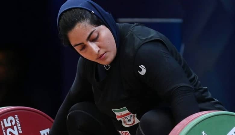 ویدئو/ وقتی به الناز شاکردوست در اکران بیبدن خرس کادو می دهند!