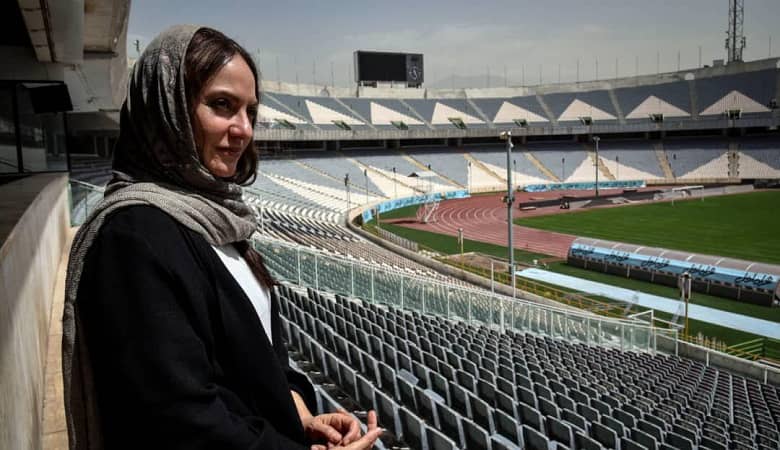 عکس/ مهناز افشار قبل از دربی در ورزشگاه آزادی