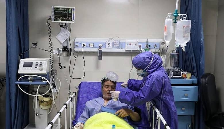 عکس/ ژست قهرمانانه و خاص هادی چوپان در هواپیما، 32 ساعت قبل مسابقه