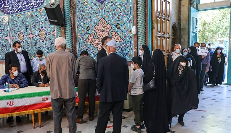 طرح عجیب کیک تولد گلزار/ عکس