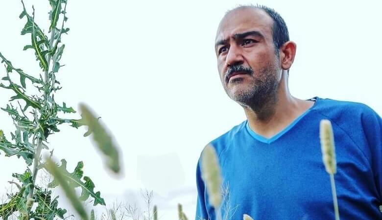 عکس/ کلافگی مهران غفوریان از گرما و آفتاب تابیده از سان روف!