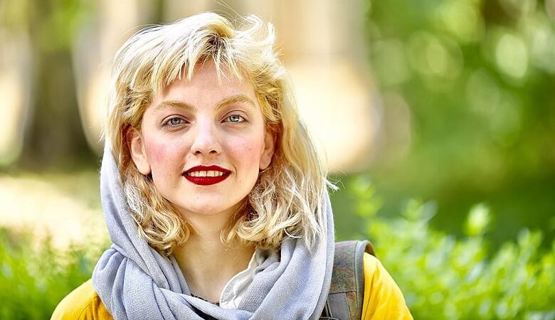 فال حافظ امروز سه شنبه 18 اردیبهشت 1403/ بنده عشقم و از هر دو جهان آزادم