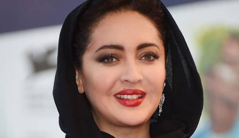 الناز شاکر دوست کتاب نیکی کریمی را تبلیغ کرد!