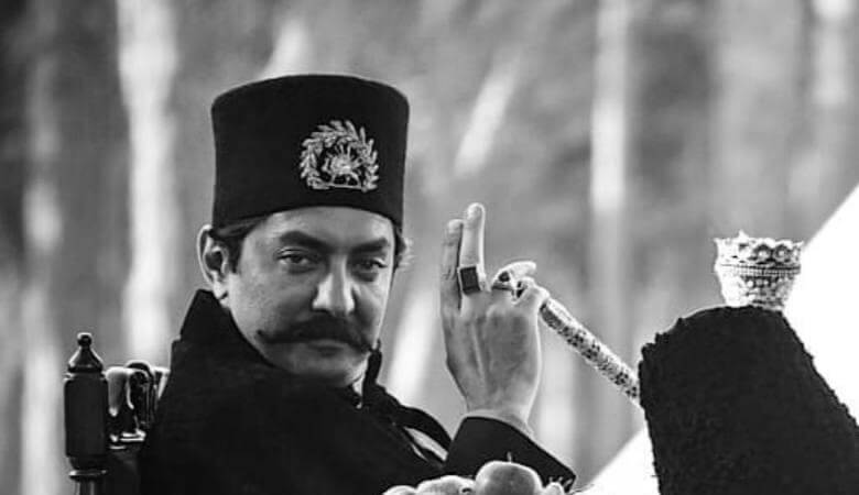 ویدئو/ جیغ و داد دختران نوجوان برای ورود پارسا پیروزفر؛ کاریزماتیک و با آستین کوتاه