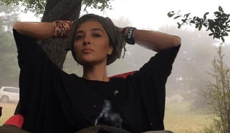 سلفی تماشایی و هم زمان آناهیتا درگاهی و مارال فرجاد