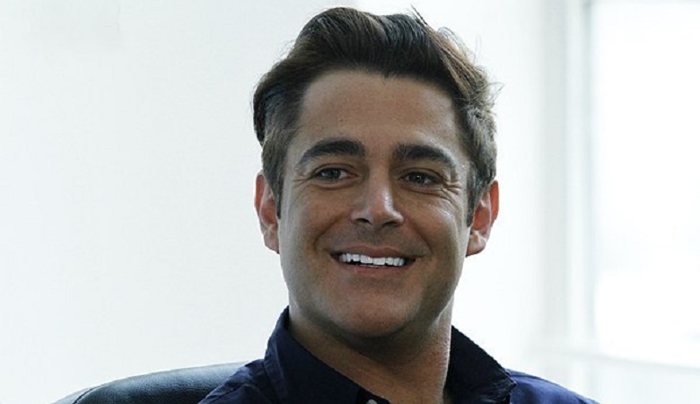 عکس/ محمدرضا گلزار روی نیمکت تیم لیگ برتری نشست!