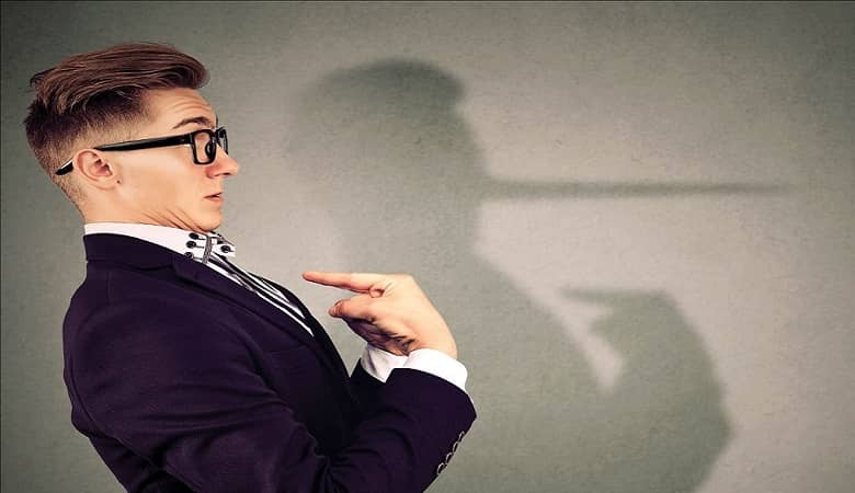 نشانه هایی که فرد دروغگو را سریع لو می دهد