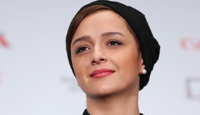 عکس/ استایل بلوز دامنی ترانه علیدوستی در خارج از کشور