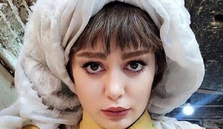 ویدئو/ حرکت زشت مجری در قبال سحر قریشی!