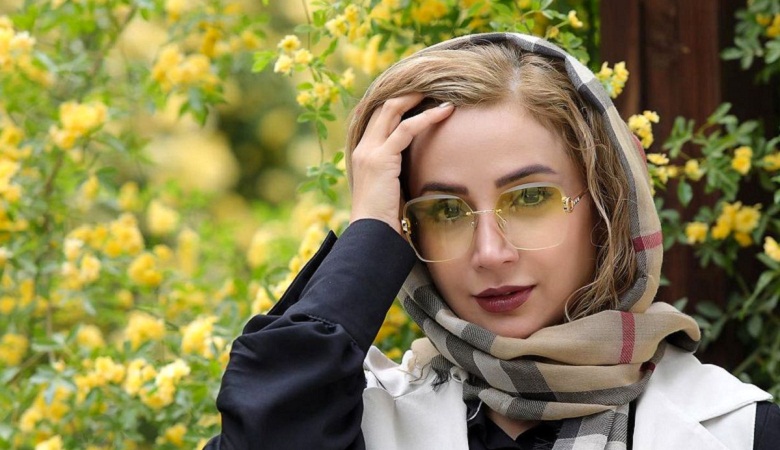 سلفی “شبنم قلیخانی” با آرایش غلیظ!