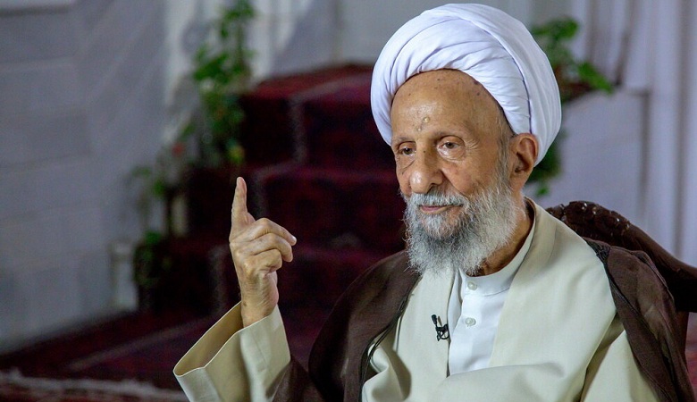 دعوای خانم بی‌حجاب با یک دختر جوان باحجاب در ترکیه!