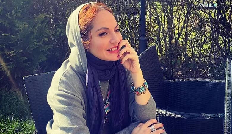 عکس/ ژست متفاوت “مهناز افشار” در لحظه تزریق واکسن!