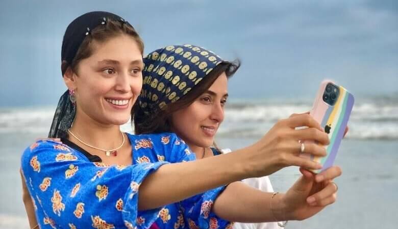 عکس/ استقبال فرشته حسینی و آناهیتا افشار از فصل سرما با تیپ زمستانی