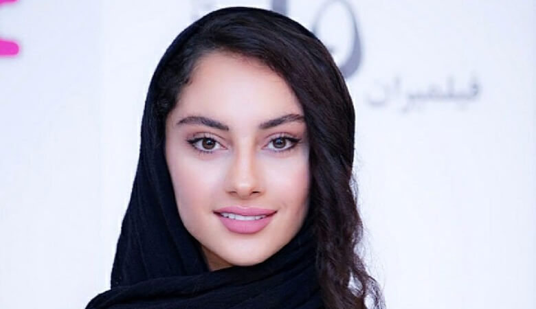 ویدئو/ حرکات عجیب ترلان پروانه به همراه دوستان پسرش