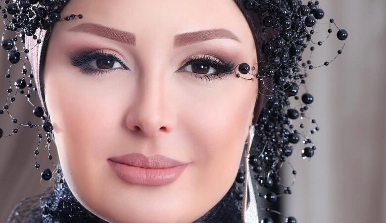 عکس/ نیوشا ضیغمی و پشت فرمان و آرایش عجیب!