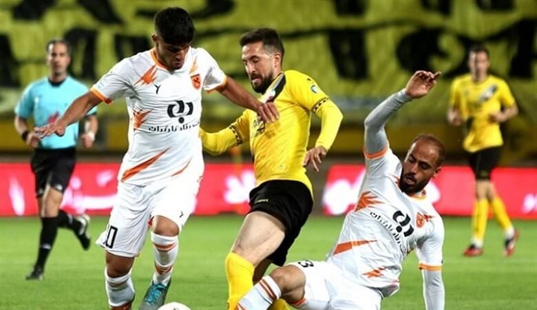 ویدئو/ حرکت مشکوک در لیگ برتر: بازیکن مس میخواست گل به خودی بزند؟