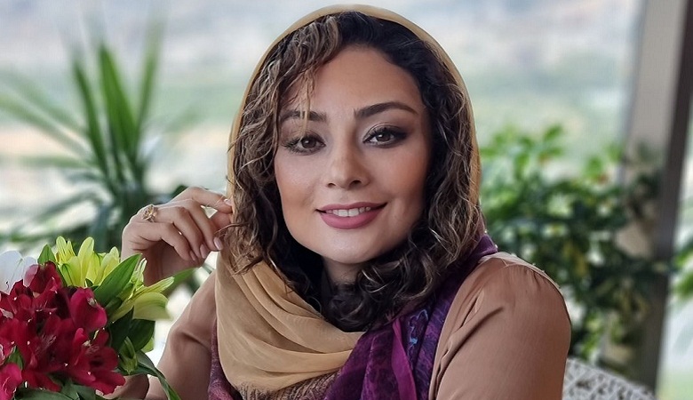عکس/ نیسان سواری یکتا ناصر با لباس عروس!