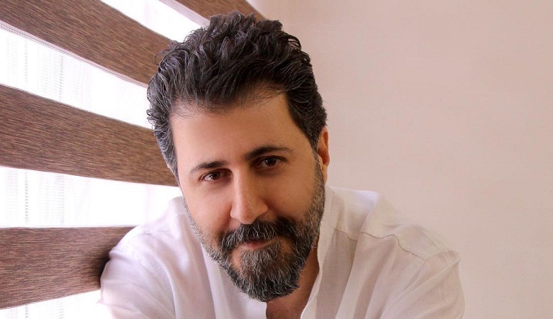 عکس/ هومن حاجیعبداللهی با “پیژامه” جواب مسعود فراستی را داد!