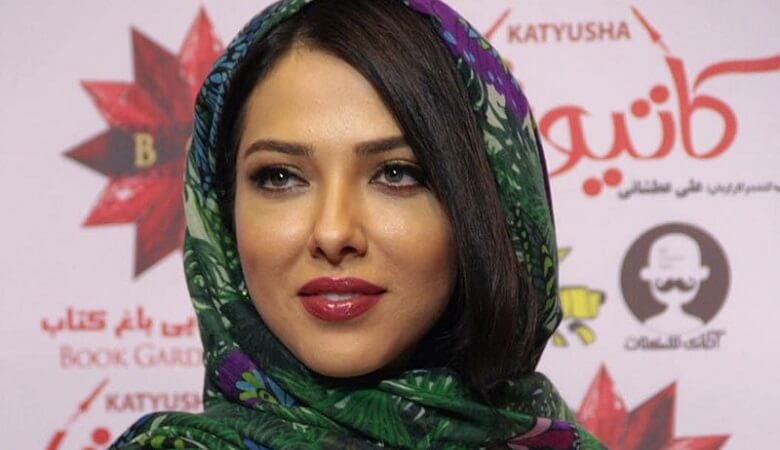 عکس/ لیلا اوتادی و دوستش با یک قلیان در کافه دیده شدند!