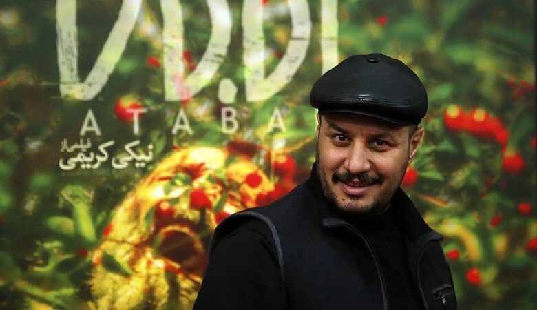 ویدئو/ وقتی جواد عزتی دختر جوان را به کنار خود فرا می‌خواند!