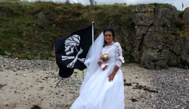 عکس/ زنی زیبا با یک روح ۳۰۰ ساله ازدواج کرد!