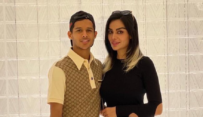 عکس/ مهدی قائدی از خواهر دوقلوی همسرش رونمایی کرد؛ شباهت عجیب خواهران!