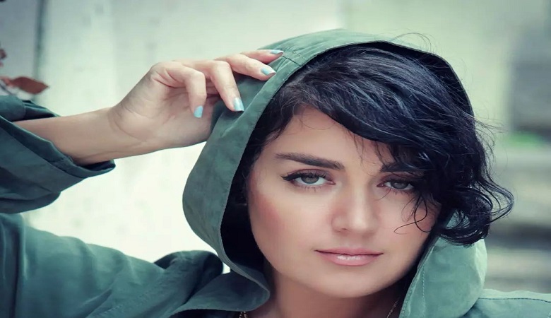 “افسانه پاکرو” مدل لباسهای جذاب اما ساده شد/ عکس