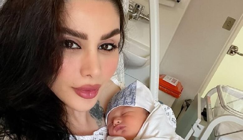 ویدئو/ دنیای وارونه؛ دنیا جهانبخت راه‌های برگرداندن عشق را به مردم نشان می‌دهد!