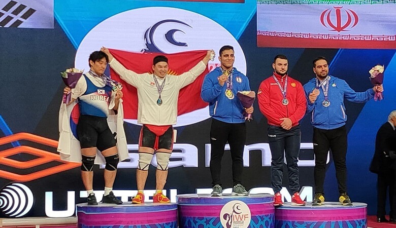 ویدئو/ پخش اشتباهی سرود شاهنشاهی به جای سرود ملی ایران!