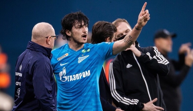 عاشقانه زیبای نرگس محمدی و علی اوجی در ترکیه/ عکس