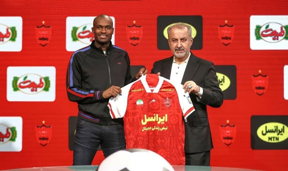 عکس/ عبدالکریم حسن با این حرکت دل پرسپولیسی ها را به دست آورد!
