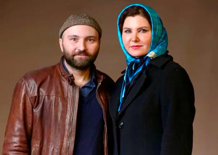 اکتای براهنی و مادرش