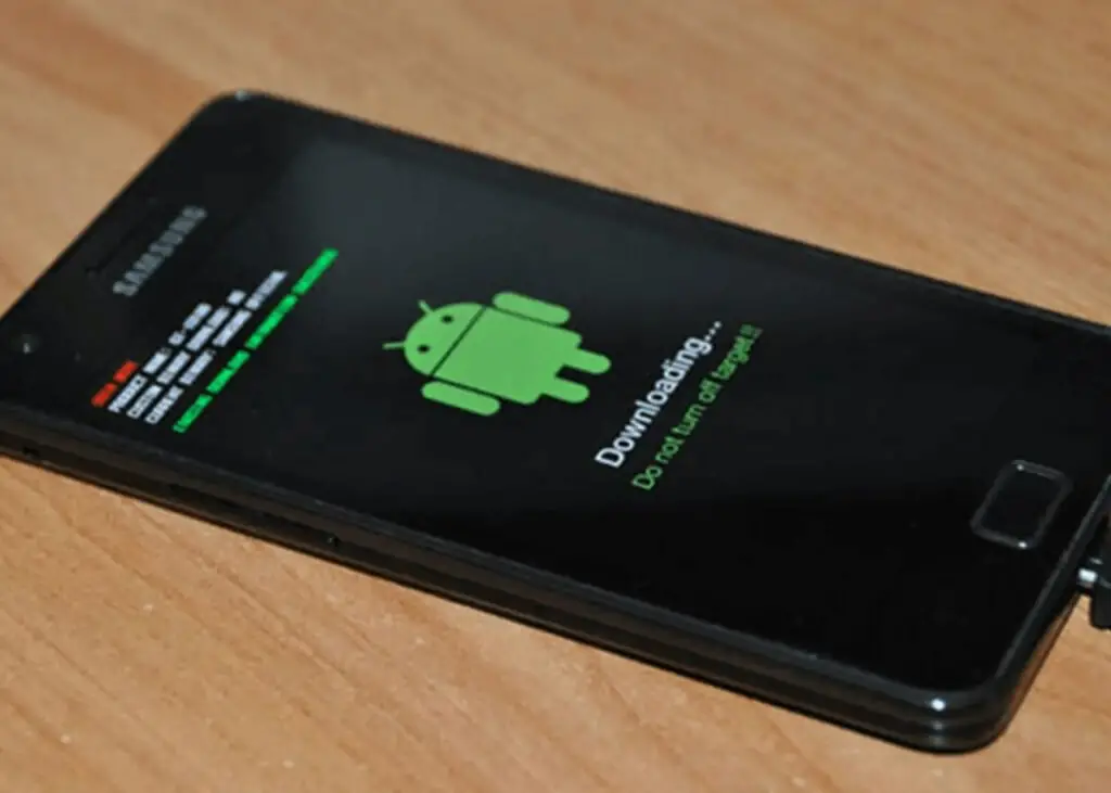 آموزش 2 راه ساده برای فلشکردن گوشیهای اندرویدی آموزش 2 راه ساده برای فلشکردن گوشیهای اندرویدی