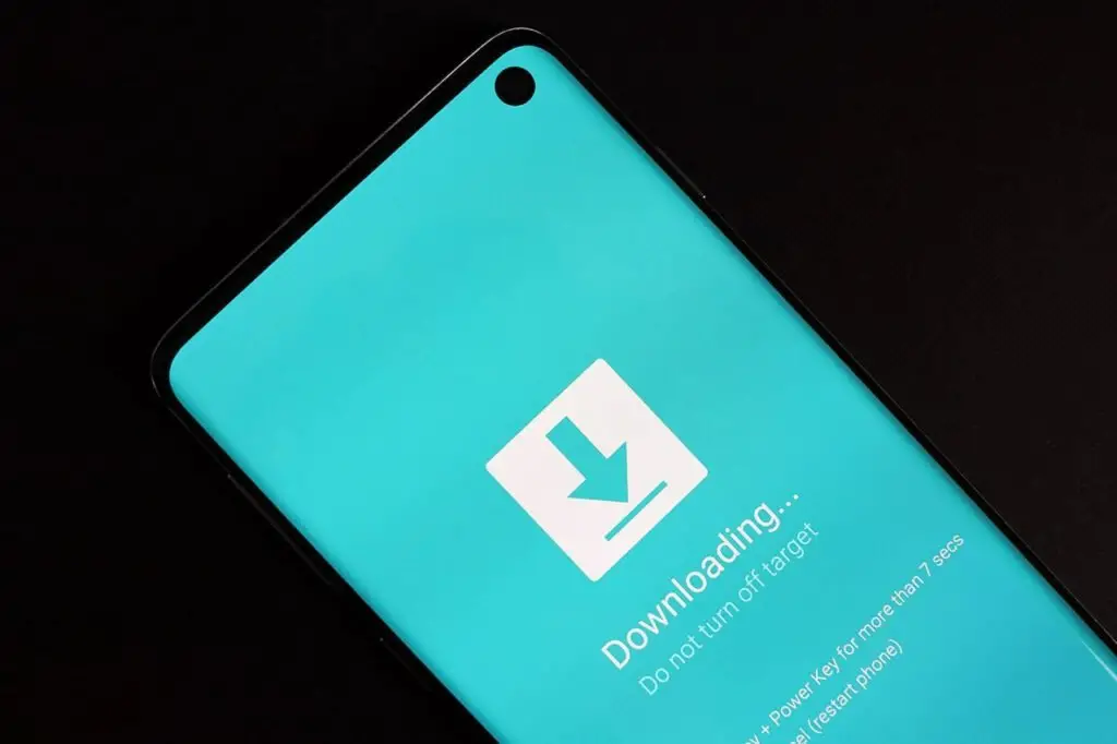 آموزش 2 راه ساده برای فلشکردن گوشیهای اندرویدی آموزش 2 راه ساده برای فلشکردن گوشیهای اندرویدی